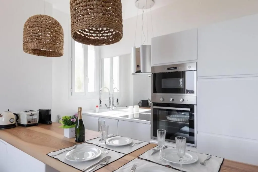 Petit Paradis A Sanary Avec Vue Mer Wifi Et Clim Sanary-sur-Mer