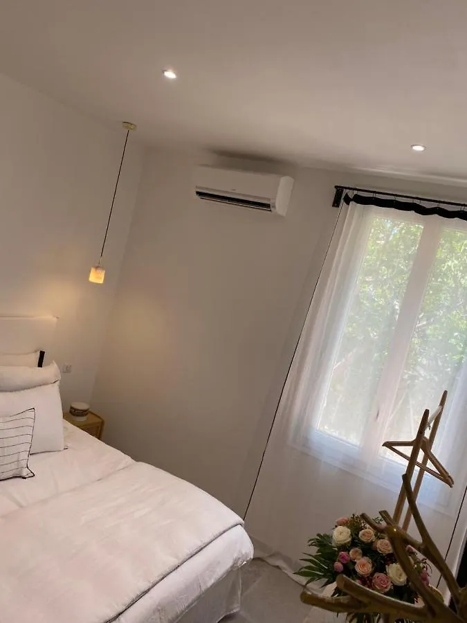 Petit Paradis A Sanary Avec Vue Mer Wifi Et Clim 0*, Sanary-sur-Mer