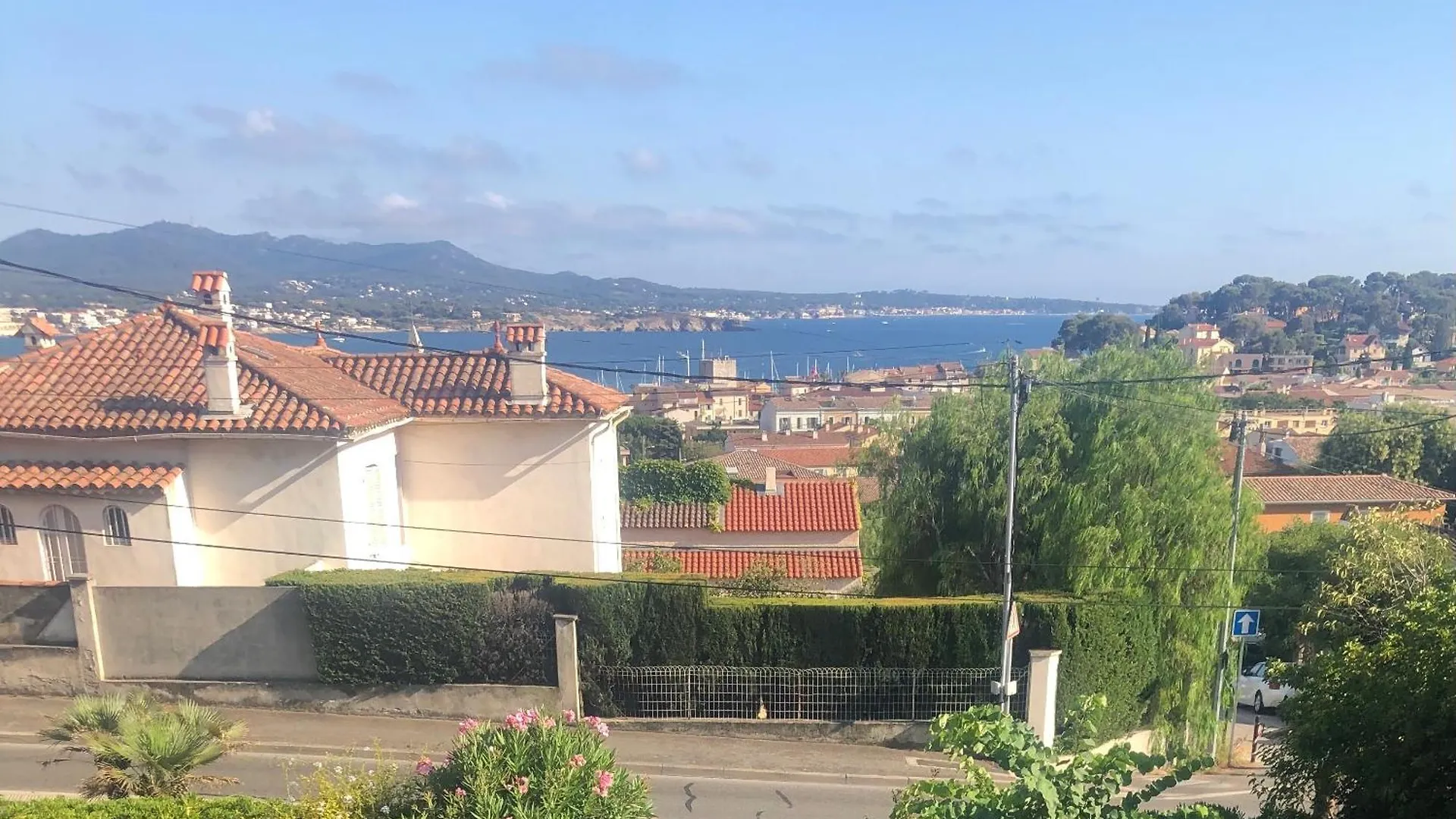 Petit Paradis A Sanary Avec Vue Mer Wifi Et Clim 0*, Sanary-sur-Mer France